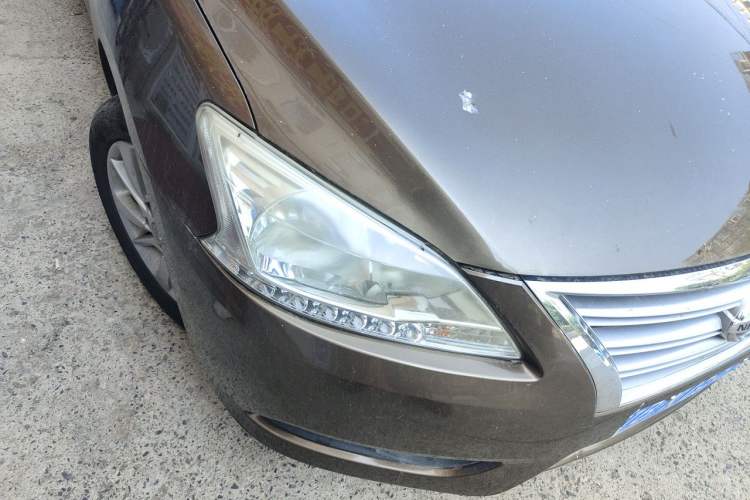 Used Nissan Sylphy 2014 1.6XV CVT Deluxe Edition Right Front Headlight
