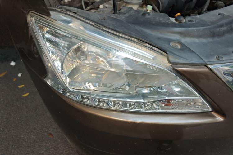 Used Nissan Sylphy 2014 1.6XV CVT Deluxe Edition Right Front Headlight