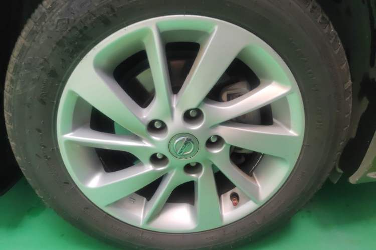 Used Nissan Sylphy 2014 1.6XV CVT Deluxe Edition Right Front Wheel Hub