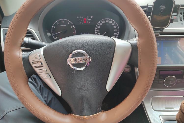 Used Nissan Sylphy 2014 1.6XV CVT Deluxe Edition Steering Wheel