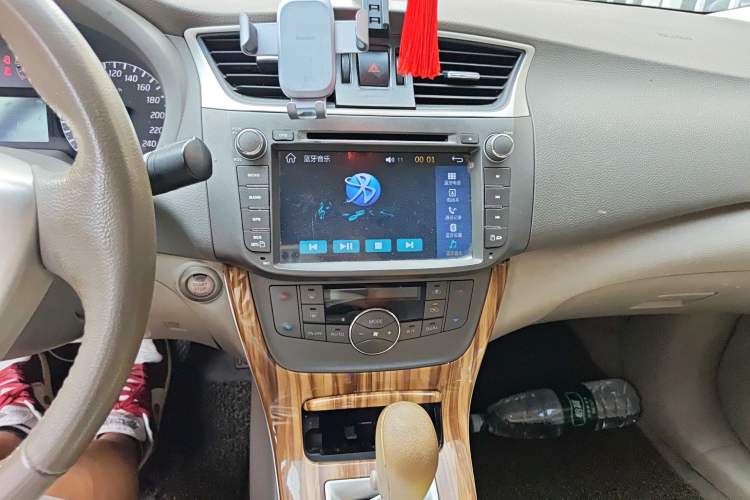 Used Nissan Sylphy 2014 1.6XV CVT Deluxe Edition Audio And AC Panel
