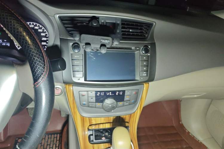 Used Nissan Sylphy 2014 1.6XV CVT Deluxe Edition Audio And AC Panel