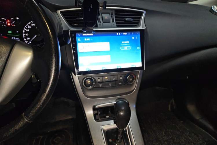 Used Nissan Sylphy 2014 1.6XV CVT Deluxe Edition Audio And AC Panel