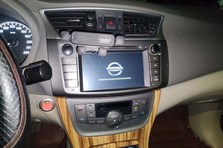 Used Nissan Sylphy 2014 1.6XV CVT Deluxe Edition Audio And AC Panel