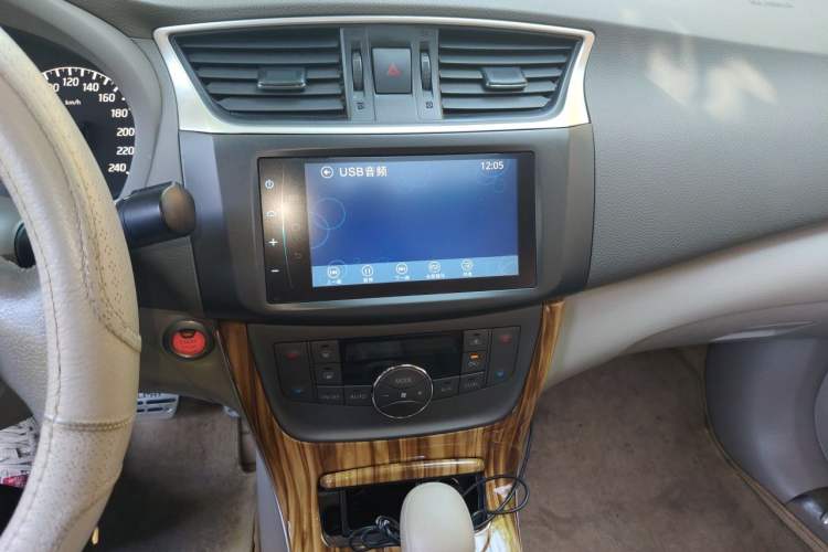 Used Nissan Sylphy 2014 1.6XV CVT Deluxe Edition Audio And AC Panel