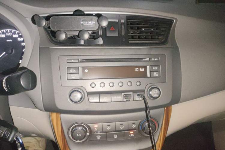 Used Nissan Sylphy 2014 1.6XV CVT Deluxe Edition Audio And AC Panel