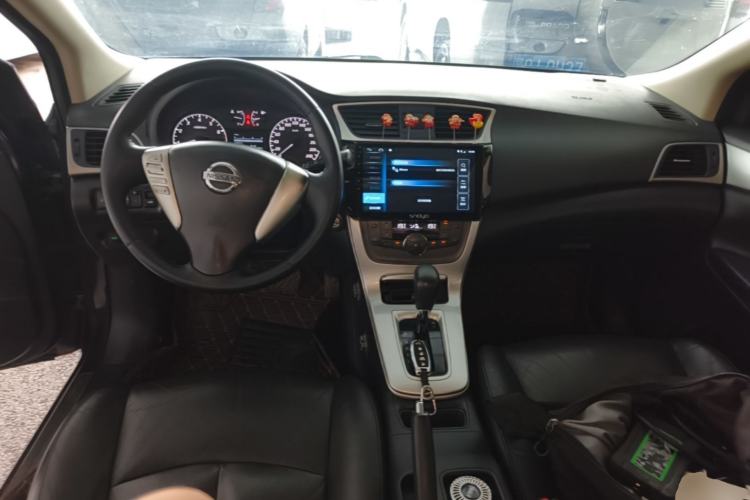 Used Nissan Sylphy 2014 1.6XV CVT Deluxe Edition Center Console