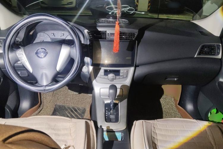 Used Nissan Sylphy 2014 1.6XV CVT Deluxe Edition Center Console