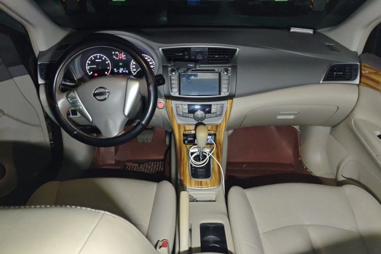 Used Nissan Sylphy 2014 1.6XV CVT Deluxe Edition Center Console