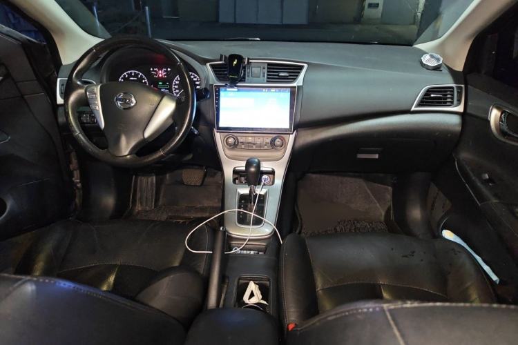 Used Nissan Sylphy 2014 1.6XV CVT Deluxe Edition Center Console