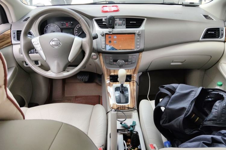Used Nissan Sylphy 2014 1.6XV CVT Deluxe Edition Center Console
