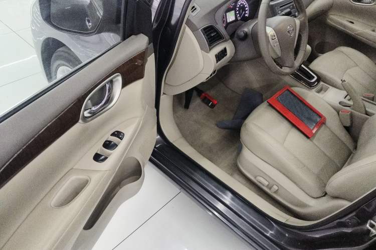 Used Nissan Sylphy 2014 1.6XV CVT Deluxe Edition Driver Seat