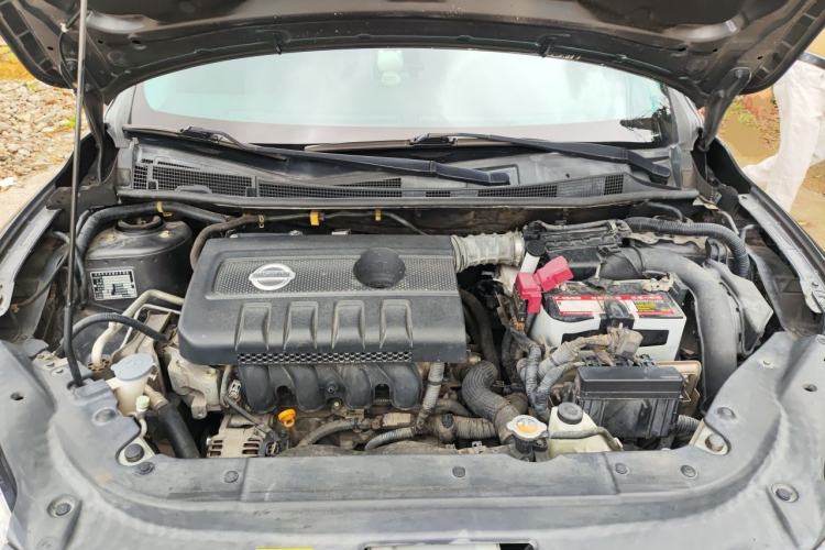 Used Nissan Sylphy 2014 1.6XV CVT Deluxe Edition Engine Bay