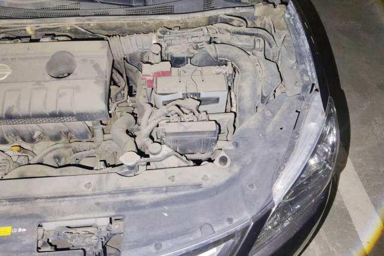 Used Nissan Sylphy 2014 1.6XV CVT Deluxe Edition Engine Bay Left