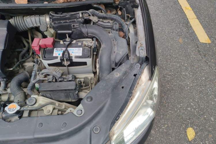 Used Nissan Sylphy 2014 1.6XV CVT Deluxe Edition Engine Bay Left