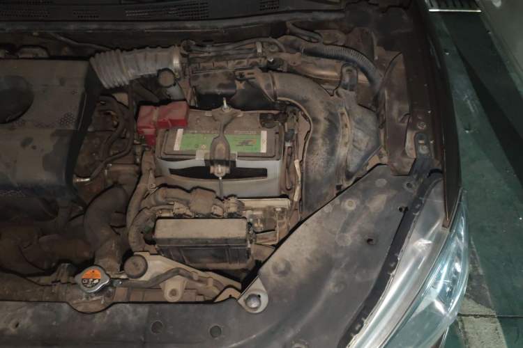 Used Nissan Sylphy 2014 1.6XV CVT Deluxe Edition Engine Bay Left