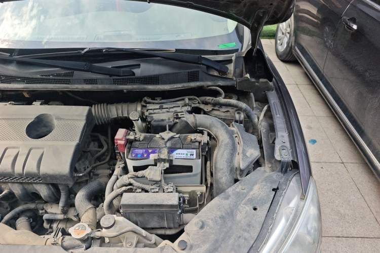 Used Nissan Sylphy 2014 1.6XV CVT Deluxe Edition Engine Bay Left