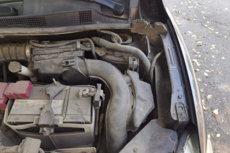 Used Nissan Sylphy 2014 1.6XV CVT Deluxe Edition Engine Bay Left