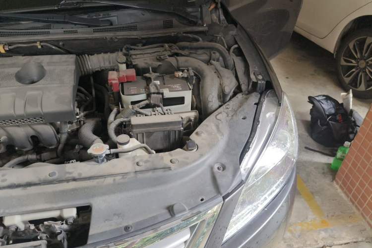 Used Nissan Sylphy 2014 1.6XV CVT Deluxe Edition Engine Bay Left
