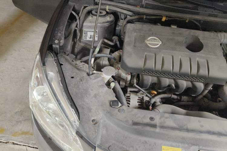 Used Nissan Sylphy 2014 1.6XV CVT Deluxe Edition Engine Bay Right