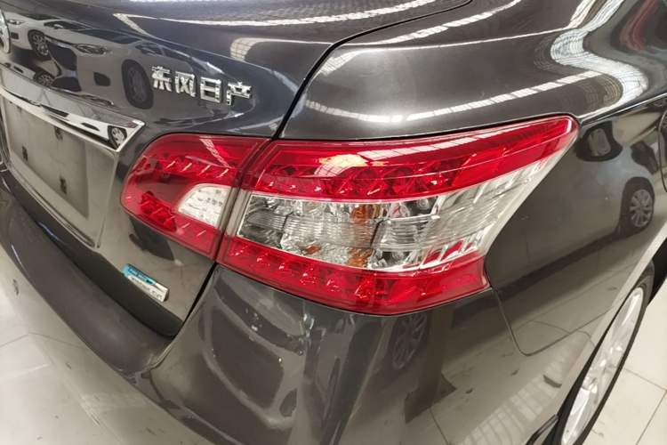 Used Nissan Sylphy 2014 1.6XV CVT Deluxe Edition Exterior 3