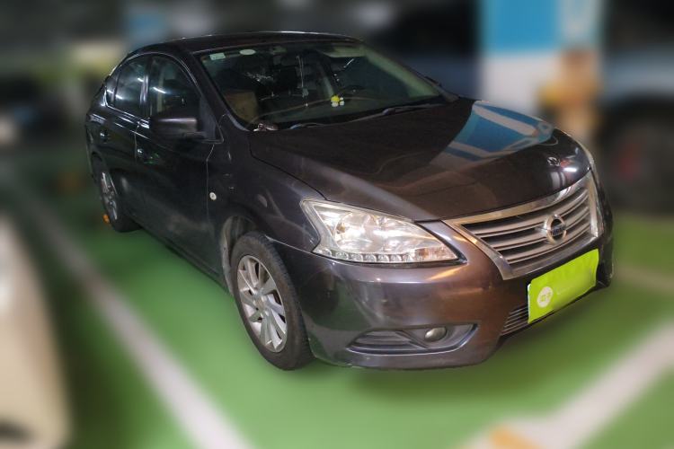 Used Nissan Sylphy 2014 1.6XV CVT Deluxe Edition Front Right 45 Deg