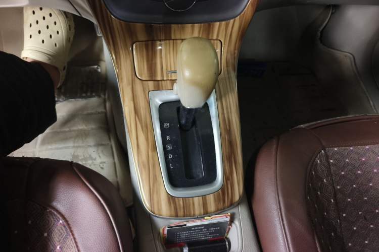 Used Nissan Sylphy 2014 1.6XV CVT Deluxe Edition Gear Lever