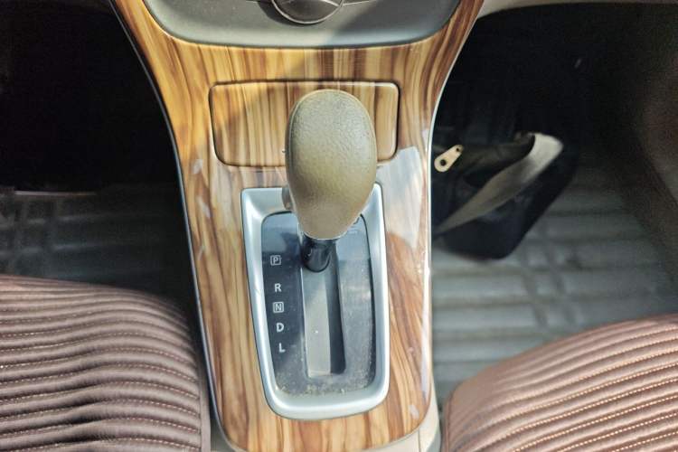 Used Nissan Sylphy 2014 1.6XV CVT Deluxe Edition Gear Lever