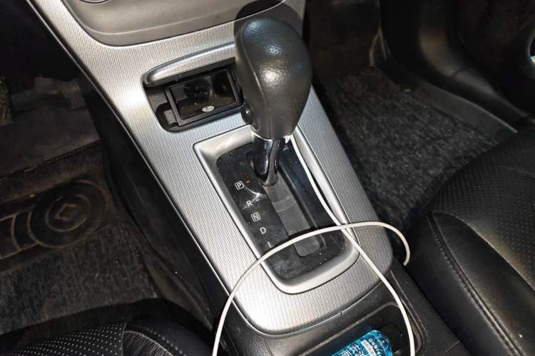 Used Nissan Sylphy 2014 1.6XV CVT Deluxe Edition Gear Lever
