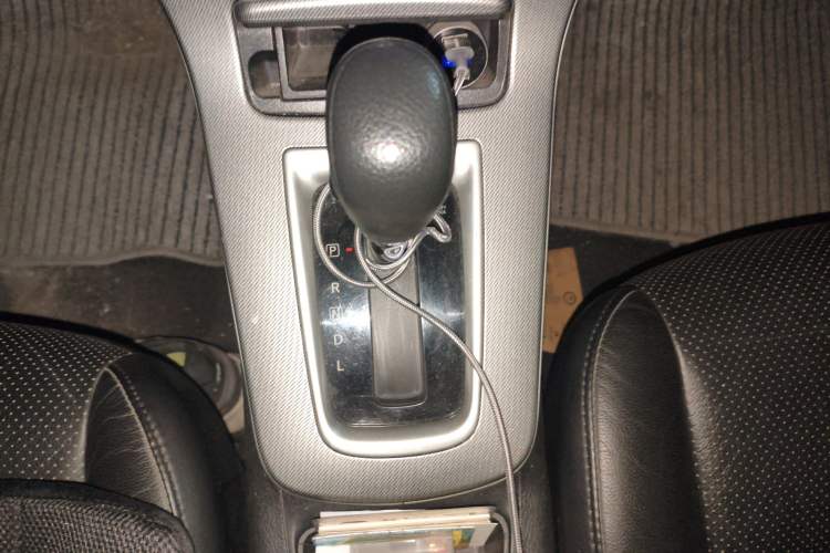 Used Nissan Sylphy 2014 1.6XV CVT Deluxe Edition Gear Lever