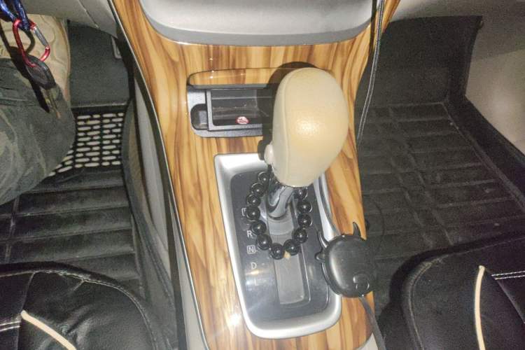 Used Nissan Sylphy 2014 1.6XV CVT Deluxe Edition Gear Lever
