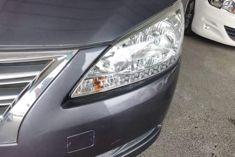 Used Nissan Sylphy 2014 1.6XV CVT Deluxe Edition Left Front Headlight