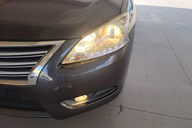 Used Nissan Sylphy 2014 1.6XV CVT Deluxe Edition Left Front Headlight