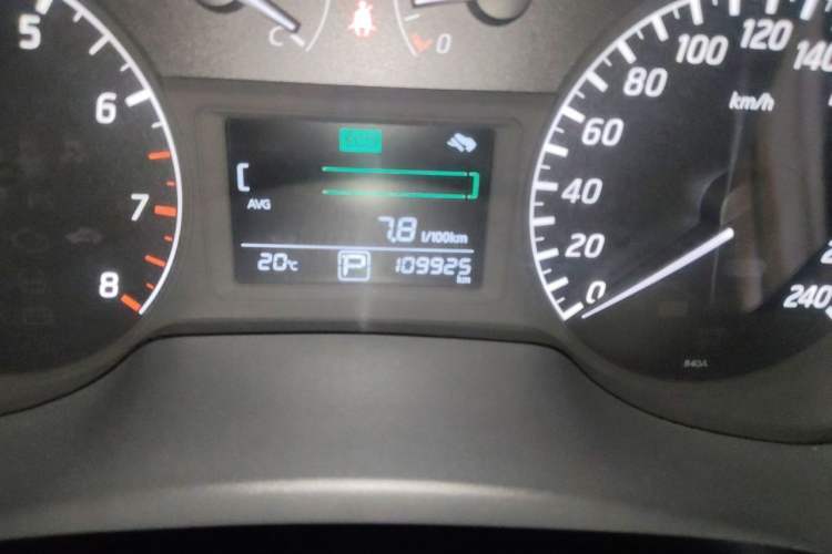 Used Nissan Sylphy 2014 1.6XV CVT Deluxe Edition Odometer Close Up