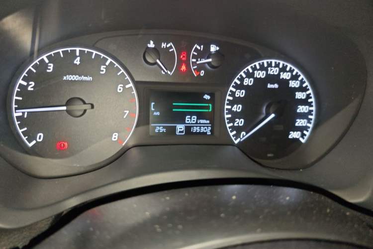 Used Nissan Sylphy 2014 1.6XV CVT Deluxe Edition Odometer Close Up