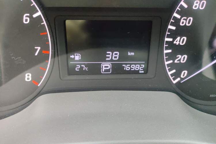 Used Nissan Sylphy 2014 1.6XV CVT Deluxe Edition Odometer Close Up