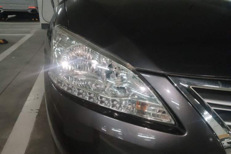 Used Nissan Sylphy 2014 1.6XV CVT Deluxe Edition Right Front Headlight
