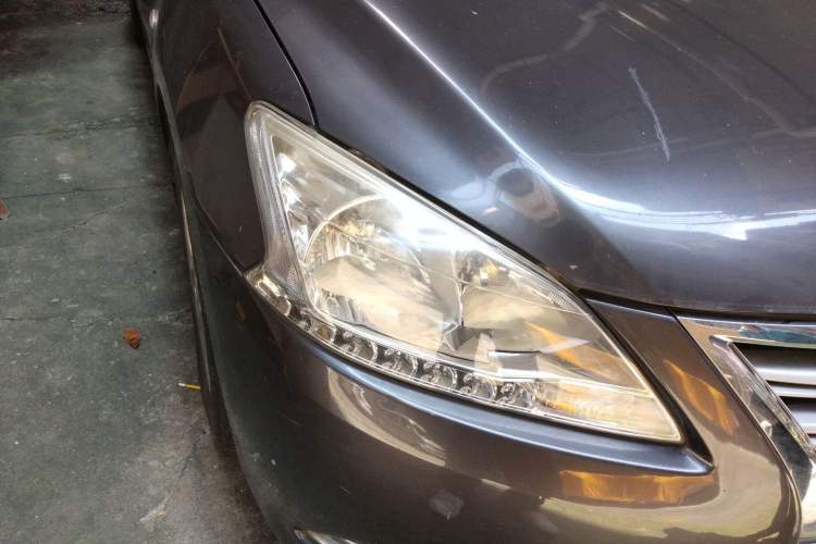 Used Nissan Sylphy 2014 1.6XV CVT Deluxe Edition Right Front Headlight