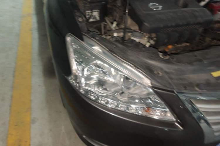 Used Nissan Sylphy 2014 1.6XV CVT Deluxe Edition Right Front Headlight