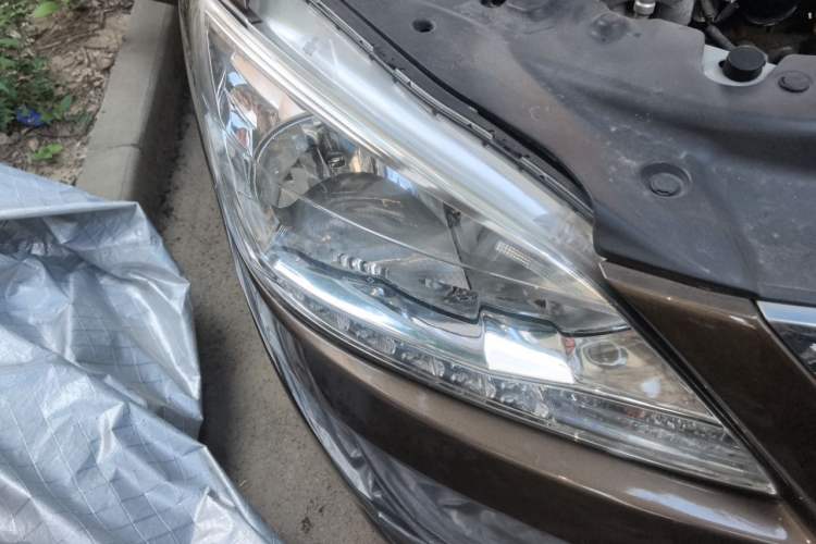 Used Nissan Sylphy 2014 1.6XV CVT Deluxe Edition Right Front Headlight