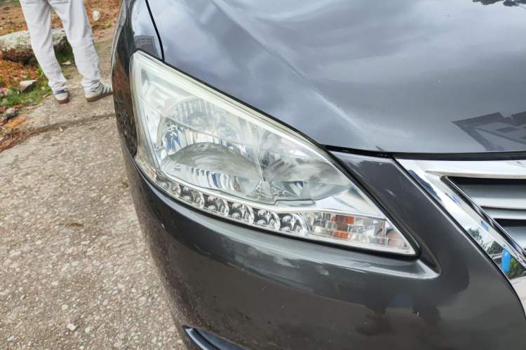 Used Nissan Sylphy 2014 1.6XV CVT Deluxe Edition Right Front Headlight