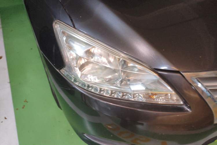 Used Nissan Sylphy 2014 1.6XV CVT Deluxe Edition Right Front Headlight