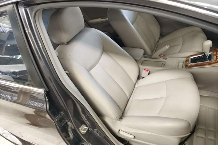 Used Nissan Sylphy 2014 1.6XV CVT Deluxe Edition Right Front Seat