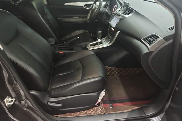 Used Nissan Sylphy 2014 1.6XV CVT Deluxe Edition Right Front Seat