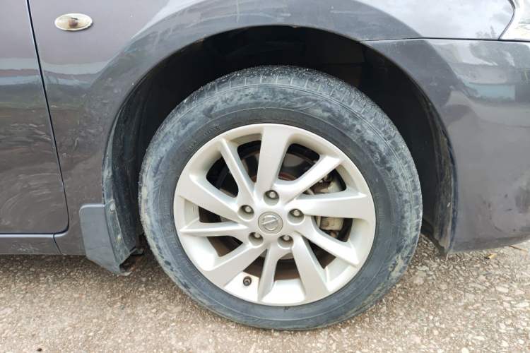 Used Nissan Sylphy 2014 1.6XV CVT Deluxe Edition Right Front Wheel Hub