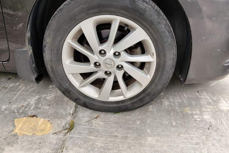 Used Nissan Sylphy 2014 1.6XV CVT Deluxe Edition Right Front Wheel Hub
