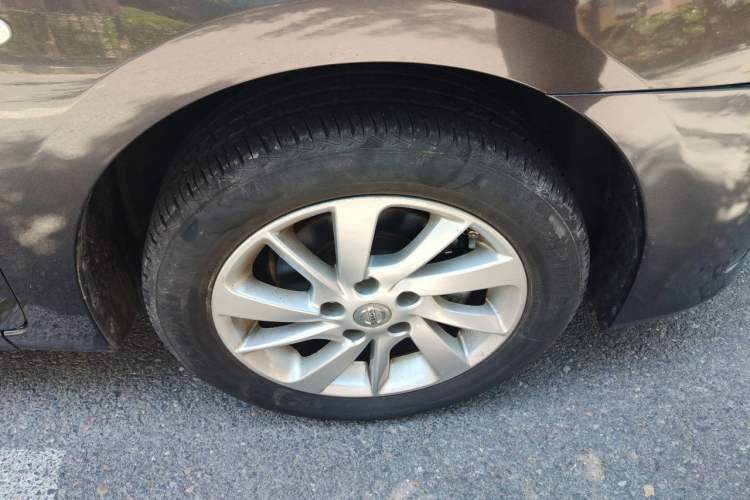 Used Nissan Sylphy 2014 1.6XV CVT Deluxe Edition Right Front Wheel Hub