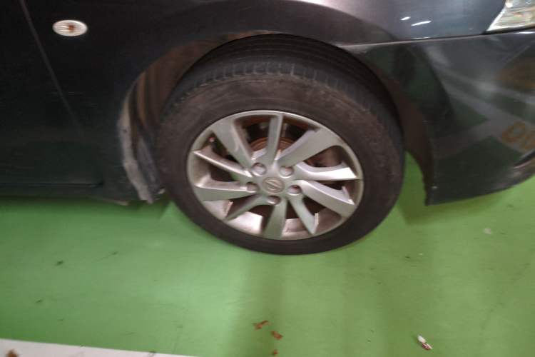 Used Nissan Sylphy 2014 1.6XV CVT Deluxe Edition Right Front Wheel Hub