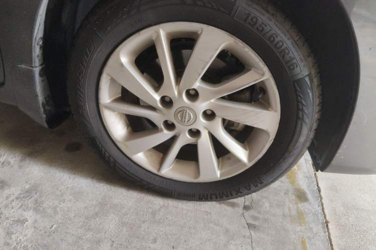 Used Nissan Sylphy 2014 1.6XV CVT Deluxe Edition Right Front Wheel Hub