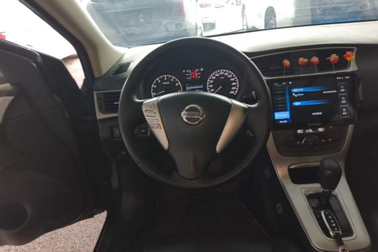 Used Nissan Sylphy 2014 1.6XV CVT Deluxe Edition Steering Wheel